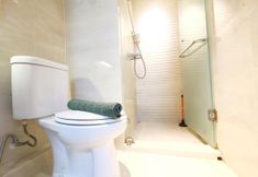 In-room Bathroom 7 Spacious 1BR Apartment at Green Bay Pluit by Travelio