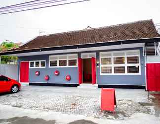 Lobi 2 Home Addicts Hostel Yogyakarta