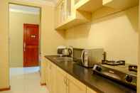 Kamar Tidur Best 3BR Apartment Grand Palace Kemayoran with Sofabed by Travelio