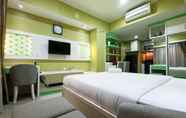 Kamar Tidur 7 Strategic Studio The Oasis Cikarang near Omni Hospital by Travelio