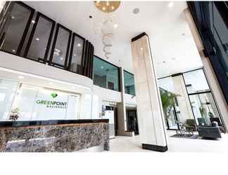 Lobi 2 Greenpoint Residence Hotel