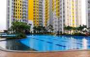 Kolam Renang 6 Best Price Studio at The Springlake Apartment