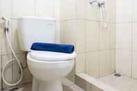 Toilet Kamar Best Price Studio at The Springlake Apartment