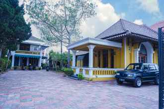 Bên ngoài 4 Wisma Yasmin Syariah