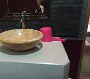 In-room Bathroom 6 Wisma Yasmin Syariah