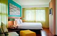 Bilik Tidur 2 Radisson Resort and Suites Phuket
