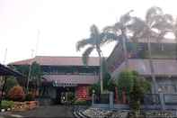 ภายนอกอาคาร Hotel Sinergi Gresik