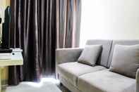 Kamar Tidur Amazing 1BR at The Oasis Apartment near to Cikarang Area