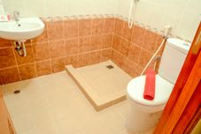 客房浴室 Best Space of 3BR Apartment Grand Palace Kemayoran By Travelio