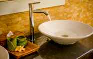 In-room Bathroom 4 Lot 1 Villa & Homestay Jimbaran