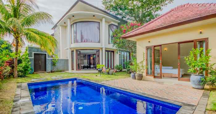 Exterior Lot 1 Villa & Homestay Jimbaran