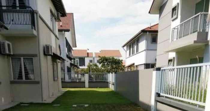 Luar Bangunan WHITE Residence