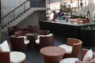 Bar, Cafe and Lounge Roxy Sematan & Telok Serabang