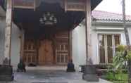 Exterior 3 Jogja VIP Homestay Flamboyan