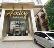 Bên ngoài 2 Ashley Sabang Jakarta