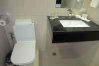 Toilet Kamar Avenue Suites