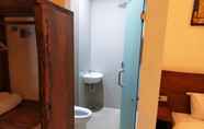 Toilet Kamar 4 The Emerald Inn