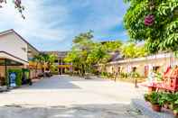 Lobby The Coconut Resort