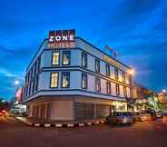 Bangunan 3 ZONE Hotels