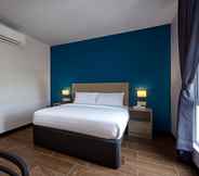 Kamar Tidur 5 ZONE Hotels