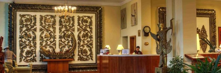 로비 Inya Lake Hotel