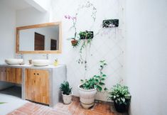 In-room Bathroom 4 A-maze House