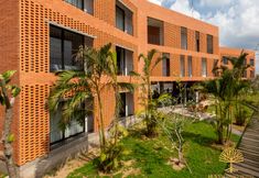 Bên ngoài 5 Huynh Thao Hotel