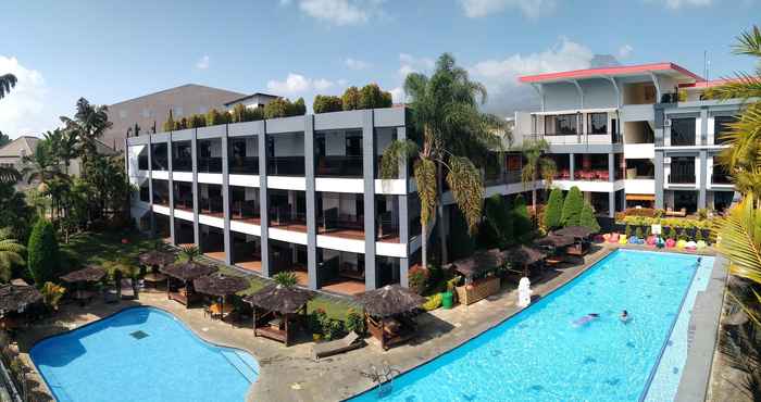 Swimming Pool Hotel Batu Paradise Resort