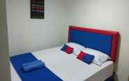 Bedroom 4 Red And Blue Hotel