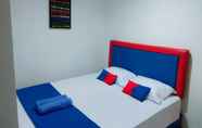 Bedroom 3 Red And Blue Hotel