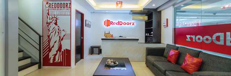 Lobby RedDoorz Plus @ One Liberty Hotel Kalayaan Avenue