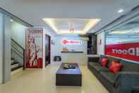 Lobby RedDoorz Plus @ One Liberty Hotel Kalayaan Avenue