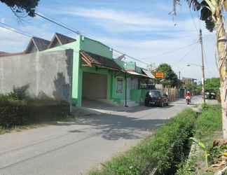 Luar Bangunan 2 Cozy Room at Penginapan Griya Kita