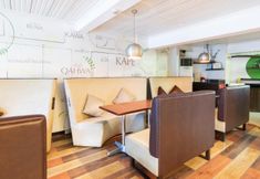 Accommodation Services 4 Super OYO 107 Orange Nest Hotel