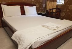 Bedroom 2 Long Son Hotel