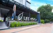 Luar Bangunan 2 The Life Styles Hotel Surabaya