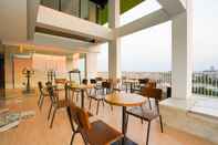 Bar, Cafe and Lounge The Life Styles Hotel Surabaya