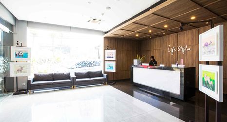 Lobby 2 The Life Styles Hotel Surabaya