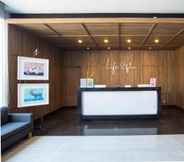 Lobby 3 The Life Styles Hotel Surabaya