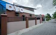 Luar Bangunan 3 OYO 347 Bayang Brothers Guest House Near Jogja International Hospital