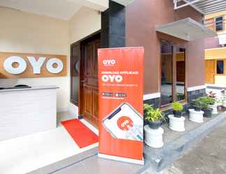 Lobby 2 OYO 347 Bayang Brothers Guest House Near Jogja International Hospital