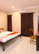 BEDROOM OYO 347 Bayang Brothers Guest House Near Jogja International Hospital