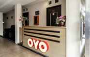 Lobby 5 OYO 294 Andrea Residence Syariah