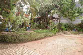 Bangunan 4 OYO 604 Cemara's Homestay