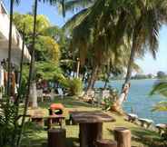 ภายนอกอาคาร 2 Laemsingh Boat House Homestay