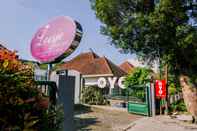 Exterior OYO 353 Loesje Guest House Syariah