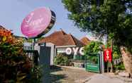 Bangunan 2 OYO 353 Loesje Guest House Syariah