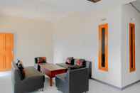 Common Space OYO 605 Queen Homestay