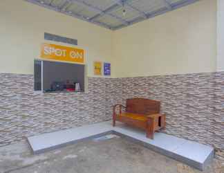 Lobi 2 SPOT ON 3119 Hotel Kurnia