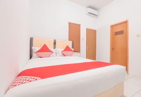 Bedroom SUPER OYO 160 Lontar Residence
